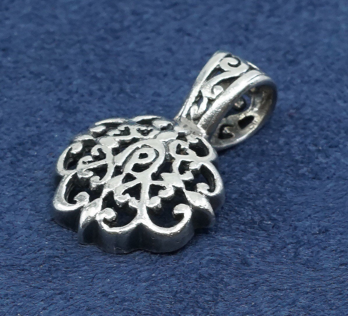 vtg Sterling silver handmade pendant, 925 Irish pattern filigree