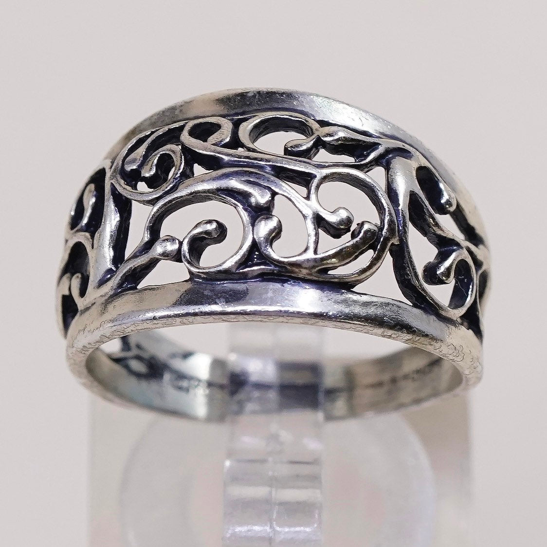sz 7.5, vintage Sterling silver handmade ring, 925 band w/ swirl pattern