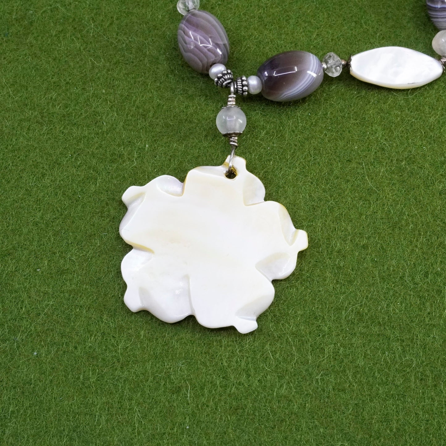 15+2”, necklace with rose quartz and agate beads mother of pearl flower pendant