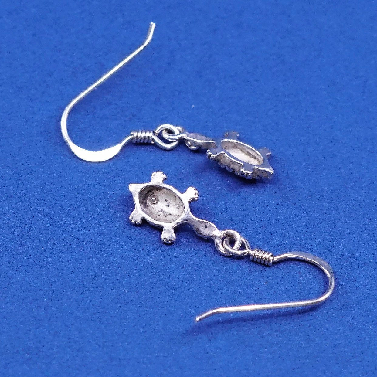 vtg sterling silver handmade earrings, 925 hooks w/ turtle drop, stamped 925