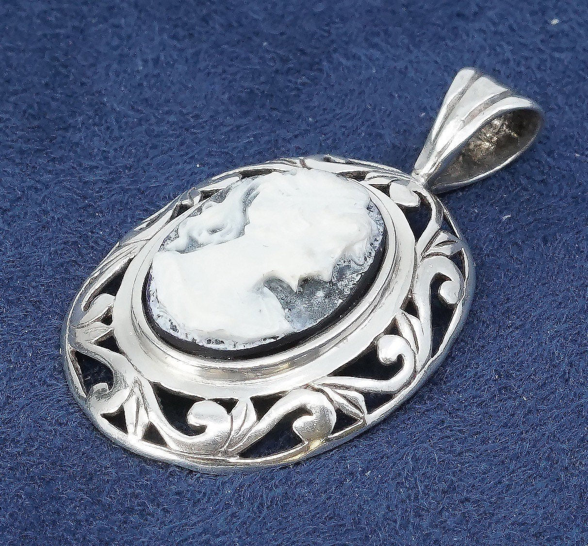 vtg Sterling silver handmade pendant, 925 pendant w/ agate cameo