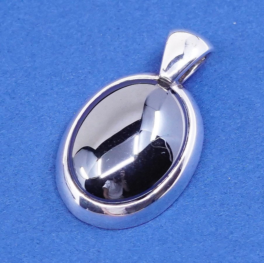 vtg Sterling silver handmade pendant, solid 925 silver with oval hematite