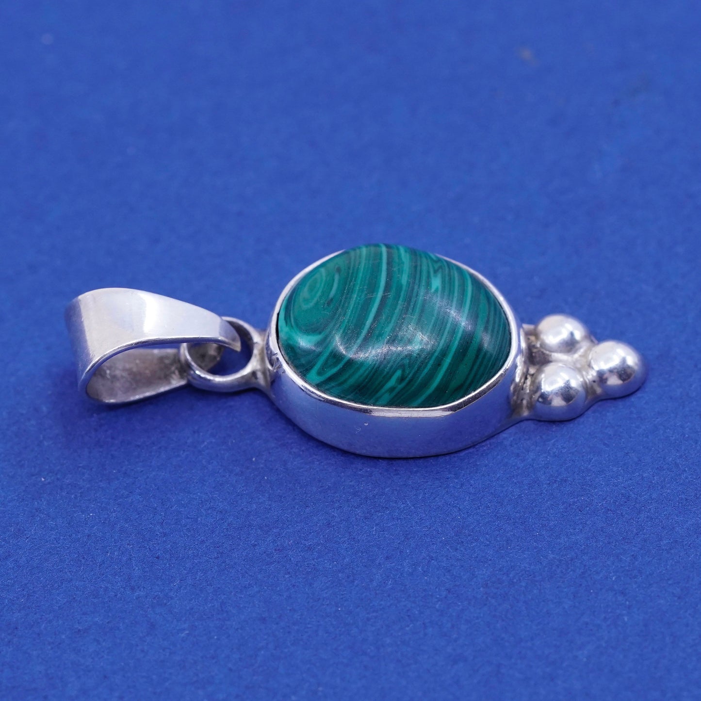 Vintage mexico Sterling 925 silver handmade pendant with oval malachite