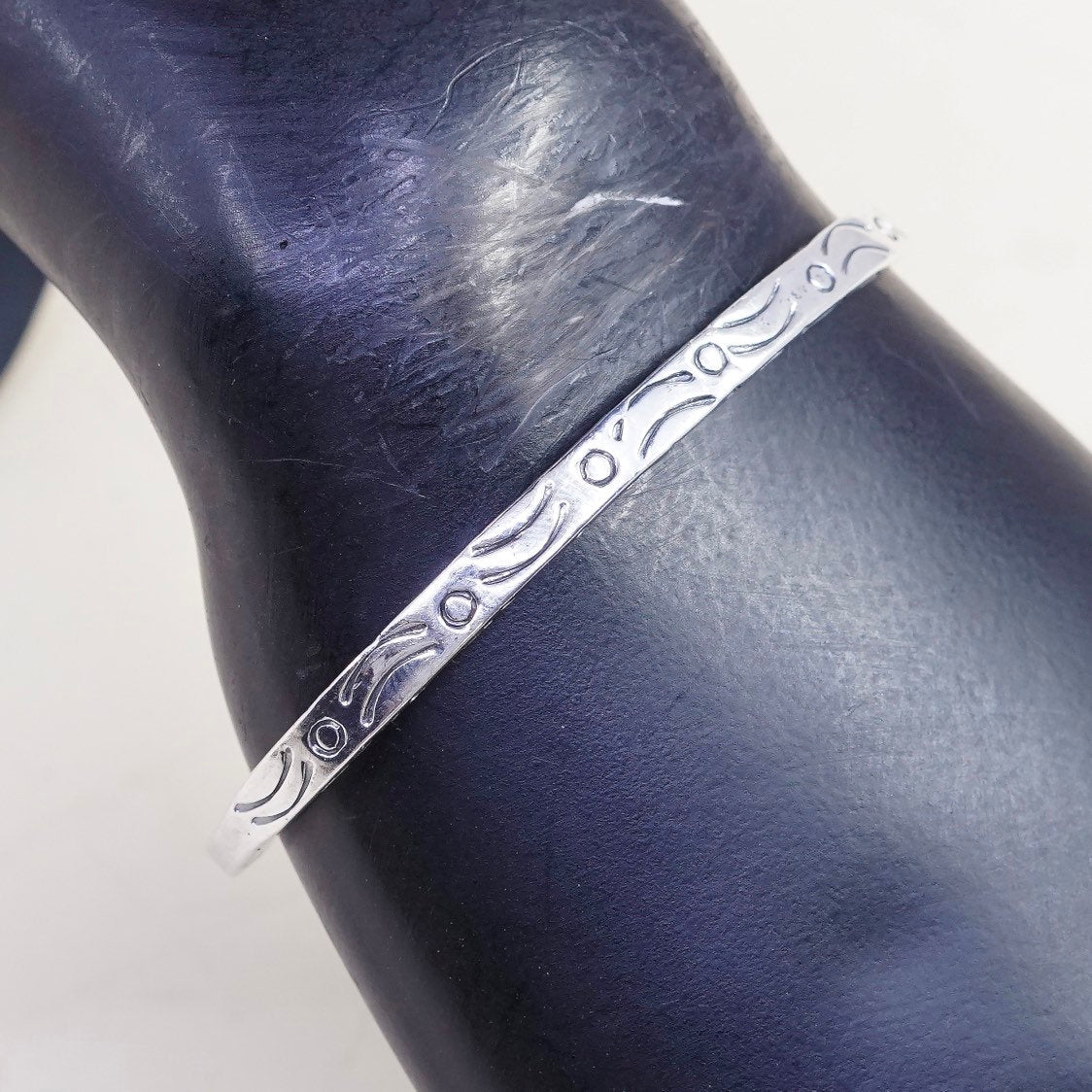 6.75", VTG Sterling silver handmade bracelet, 925 cuff w/ texture N beads end