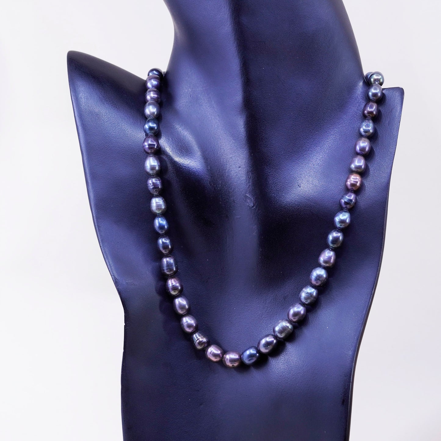 18”, vintage handmade 7-9mm black pearl necklace with sterling 925 silver clasp