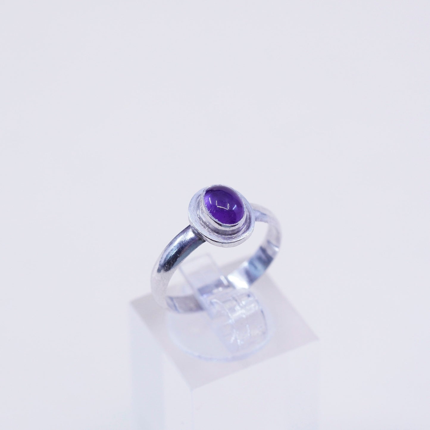 Size 7.5, vintage Sterling 925 silver handmade cocktail ring with amethyst