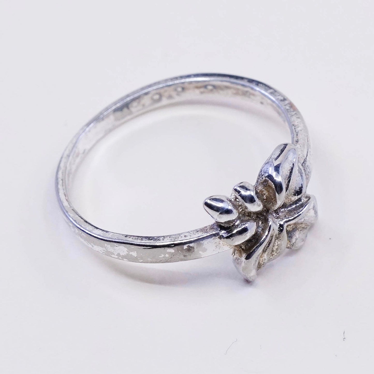 Size 7.25, vintage Sterling silver handmade ring, solid 925 silver with leaves