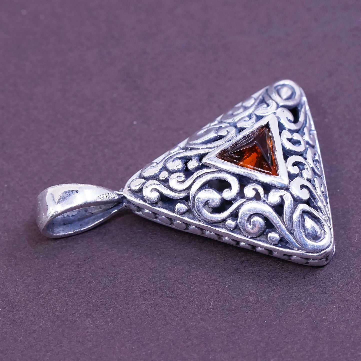 vtg Sterling silver handmade pendant, 925 triangular bali filigree w/ Amber