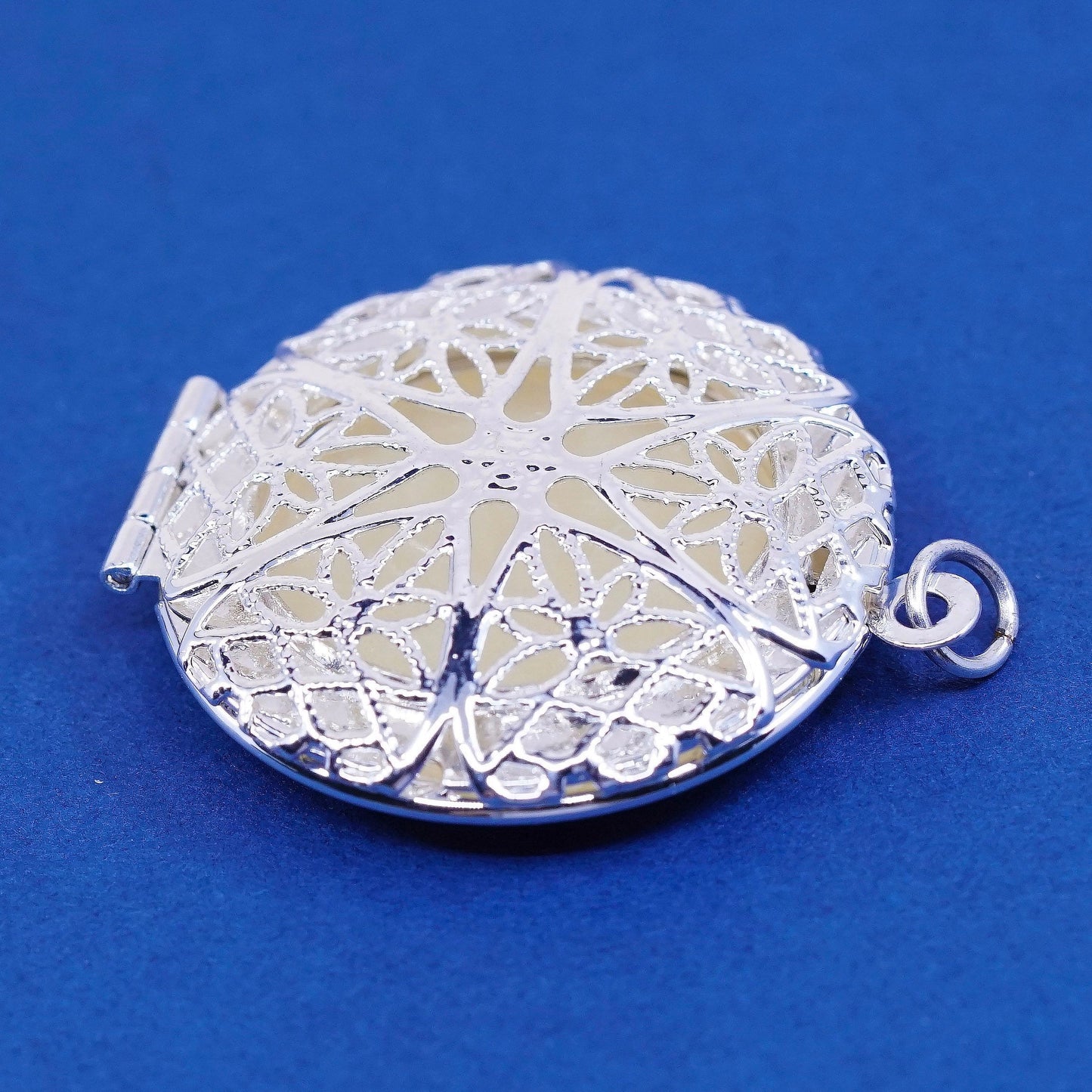 vtg Sterling silver handmade pendant, 925 round filigree locket, silver tested