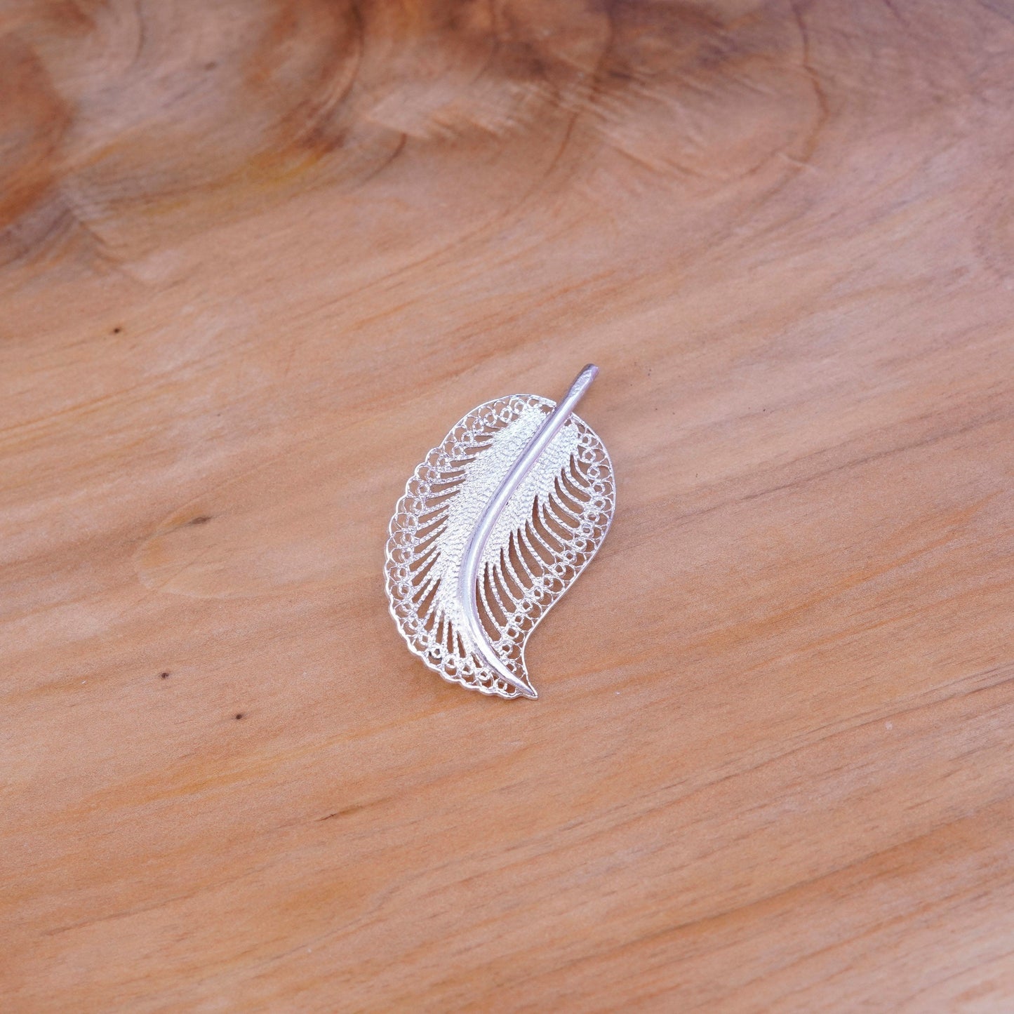 Vintage handmade sterling 925 silver filigree leaf brooch pin