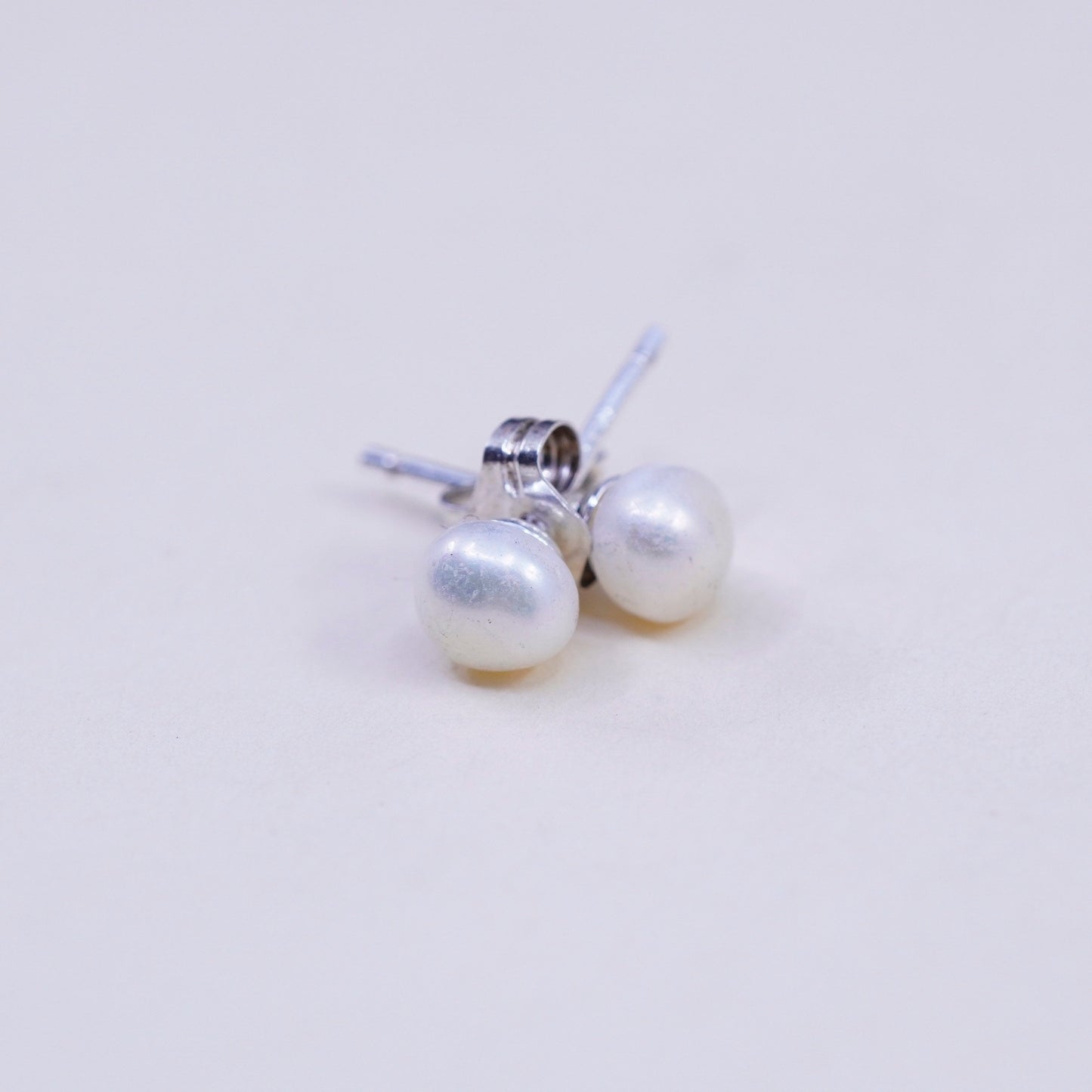 Vintage sterling silver earrings, 925 studs with gray pearl