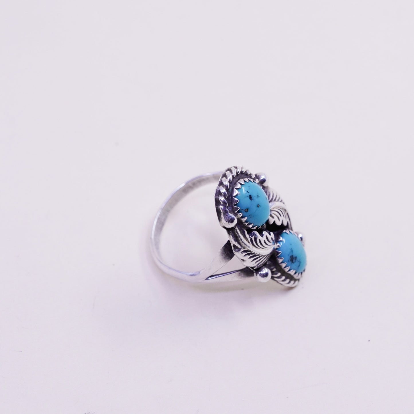 Size 8, Vintage sterling silver handmade southwestern 925 ring turquoise leaves