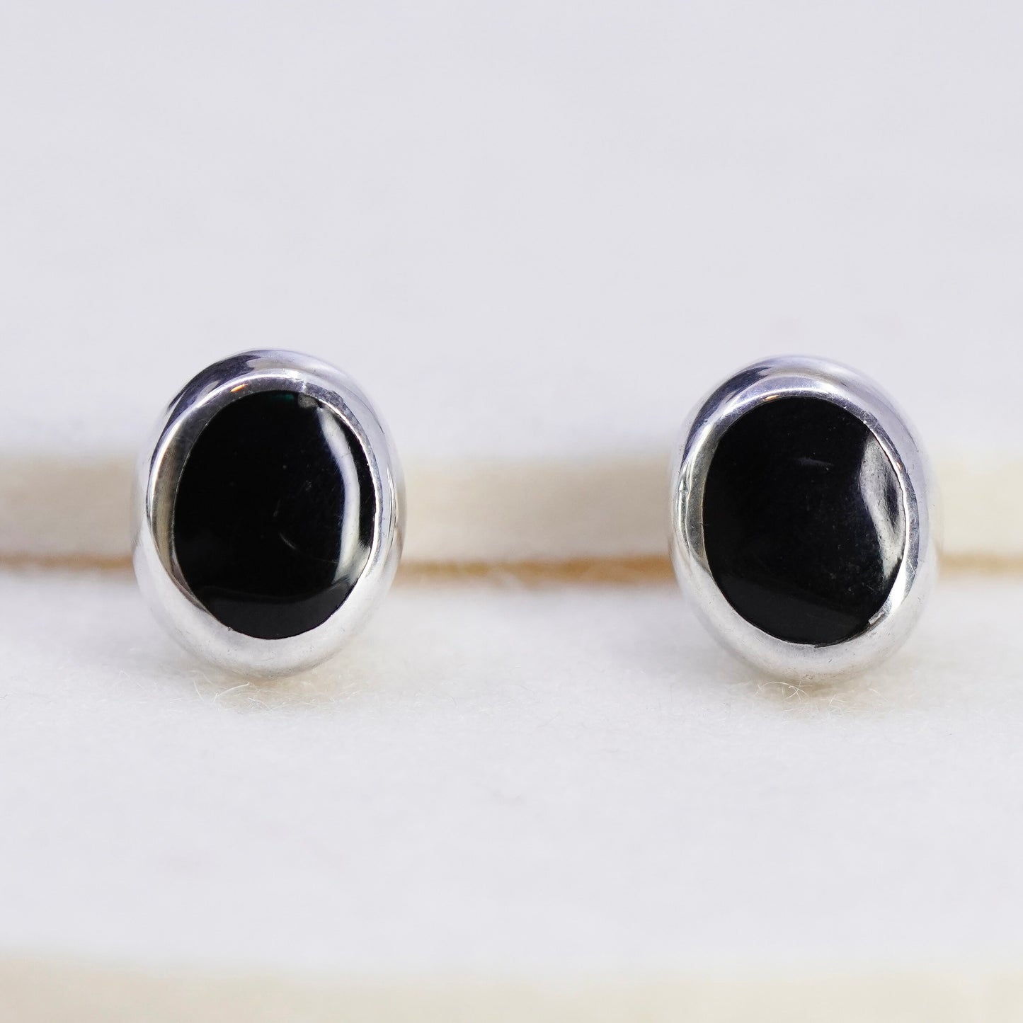 Vintage Sterling 925 silver handmade earrings, round studs with onyx