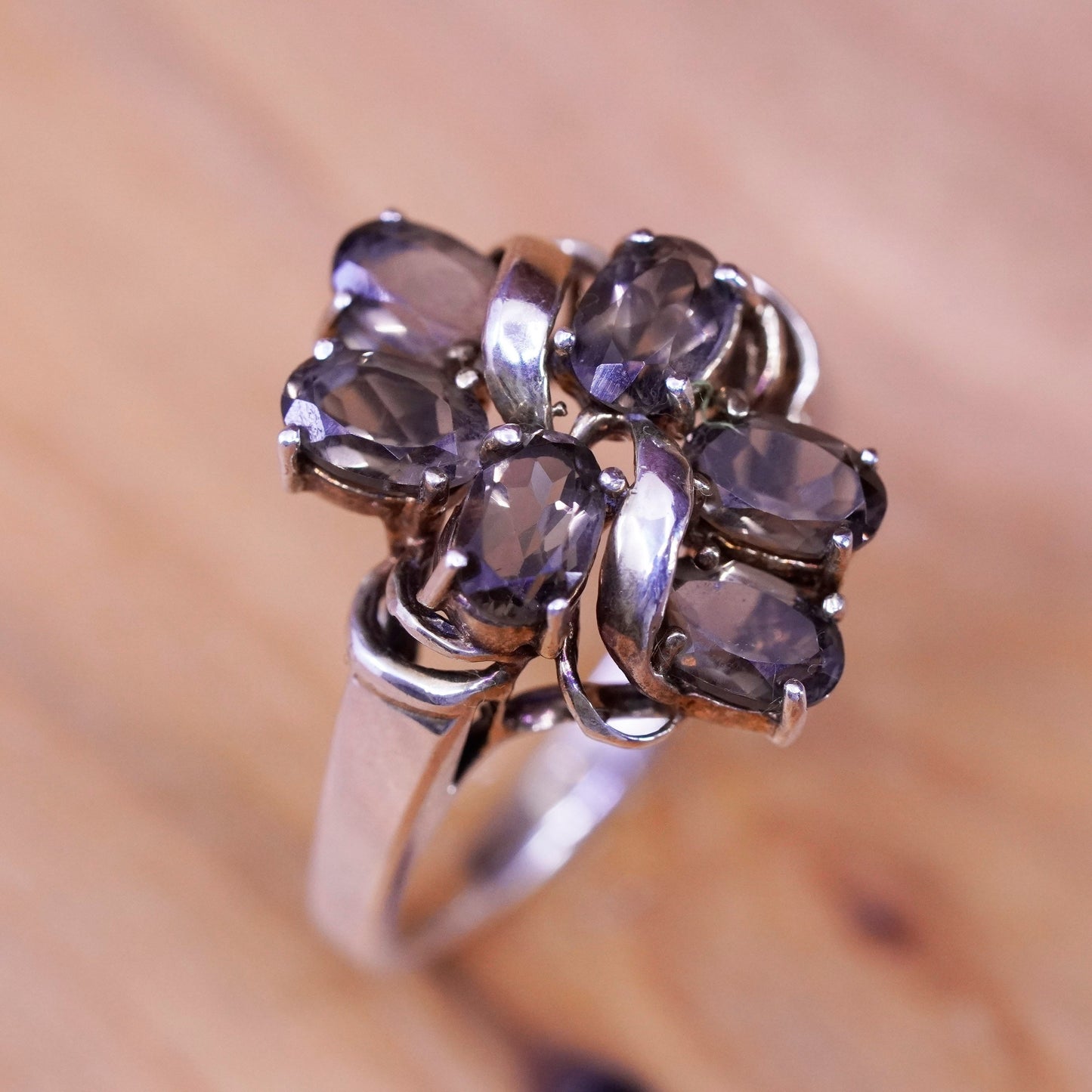 Size 8, vintage Sterling 925 silver floral ring with smoky crystal