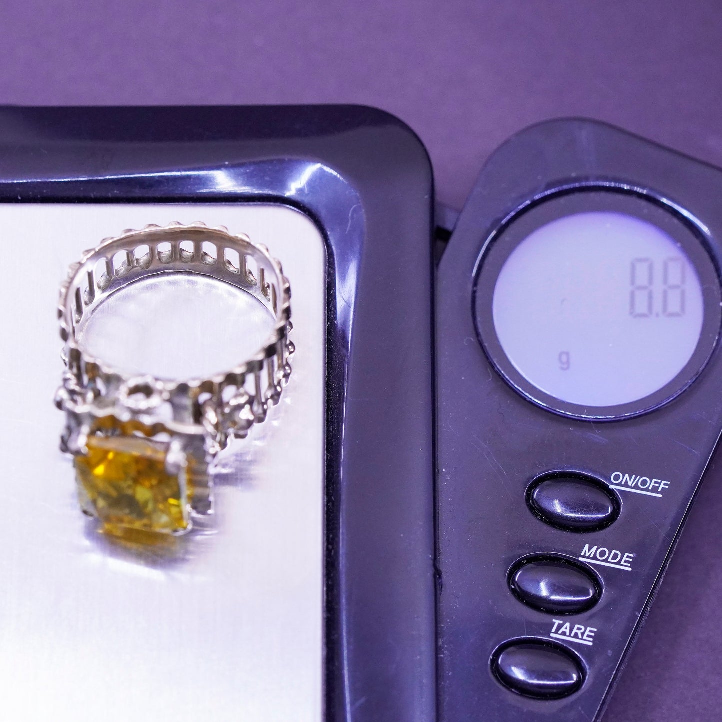 Size 7.75, 8.8g, vintage 785 18K yellow gold handmade ribbed ring with citrine