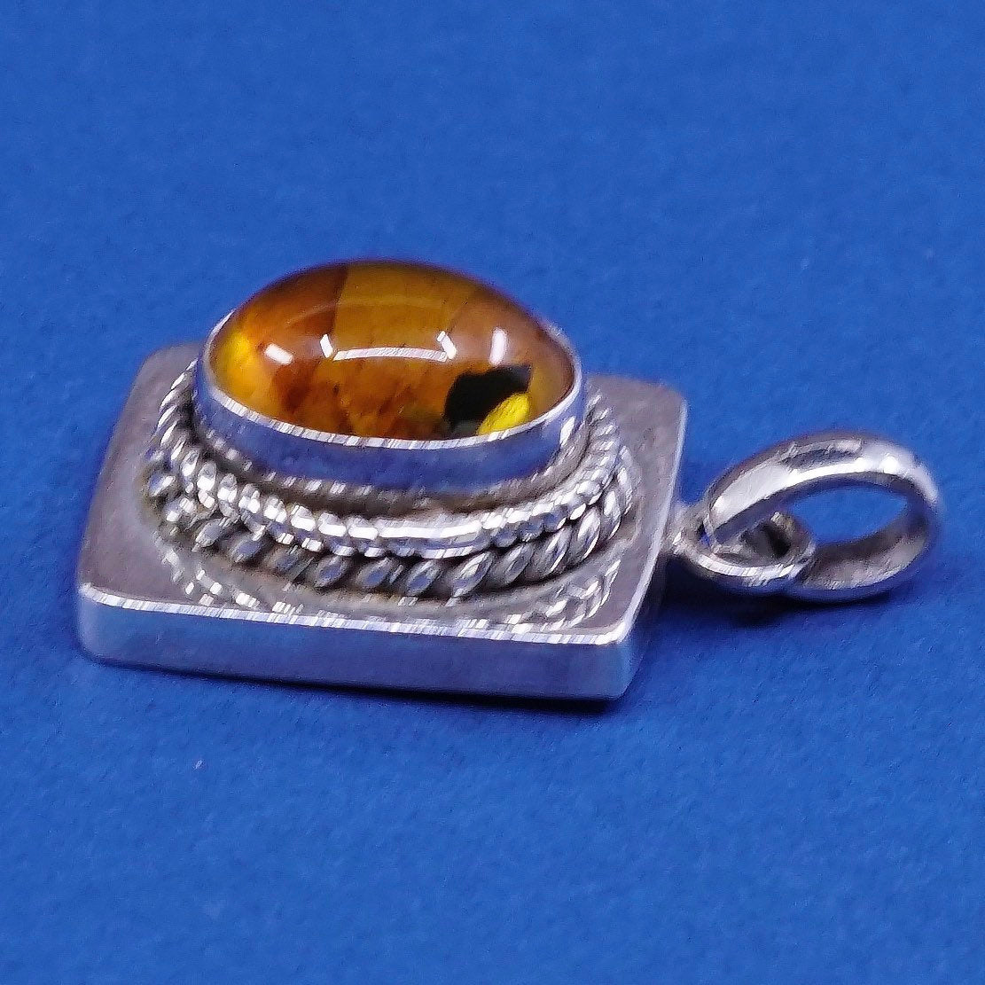 vtg Sterling silver handmade pendant, 925 w/ amber center N cable