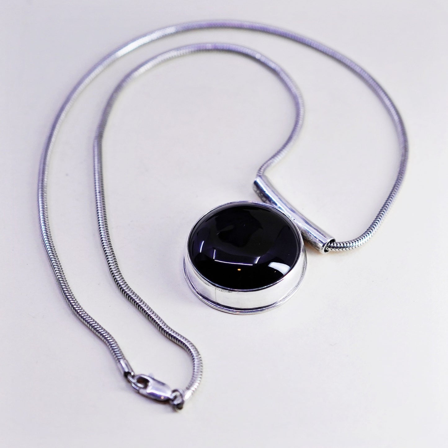 18”, sterling 925 silver snake chain necklace circle onyx pendant