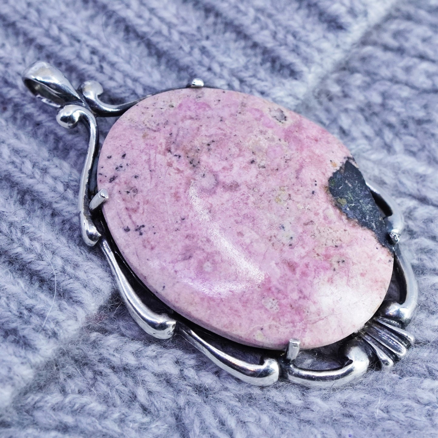 Vintage sterling 925 silver pendant with pink jasper