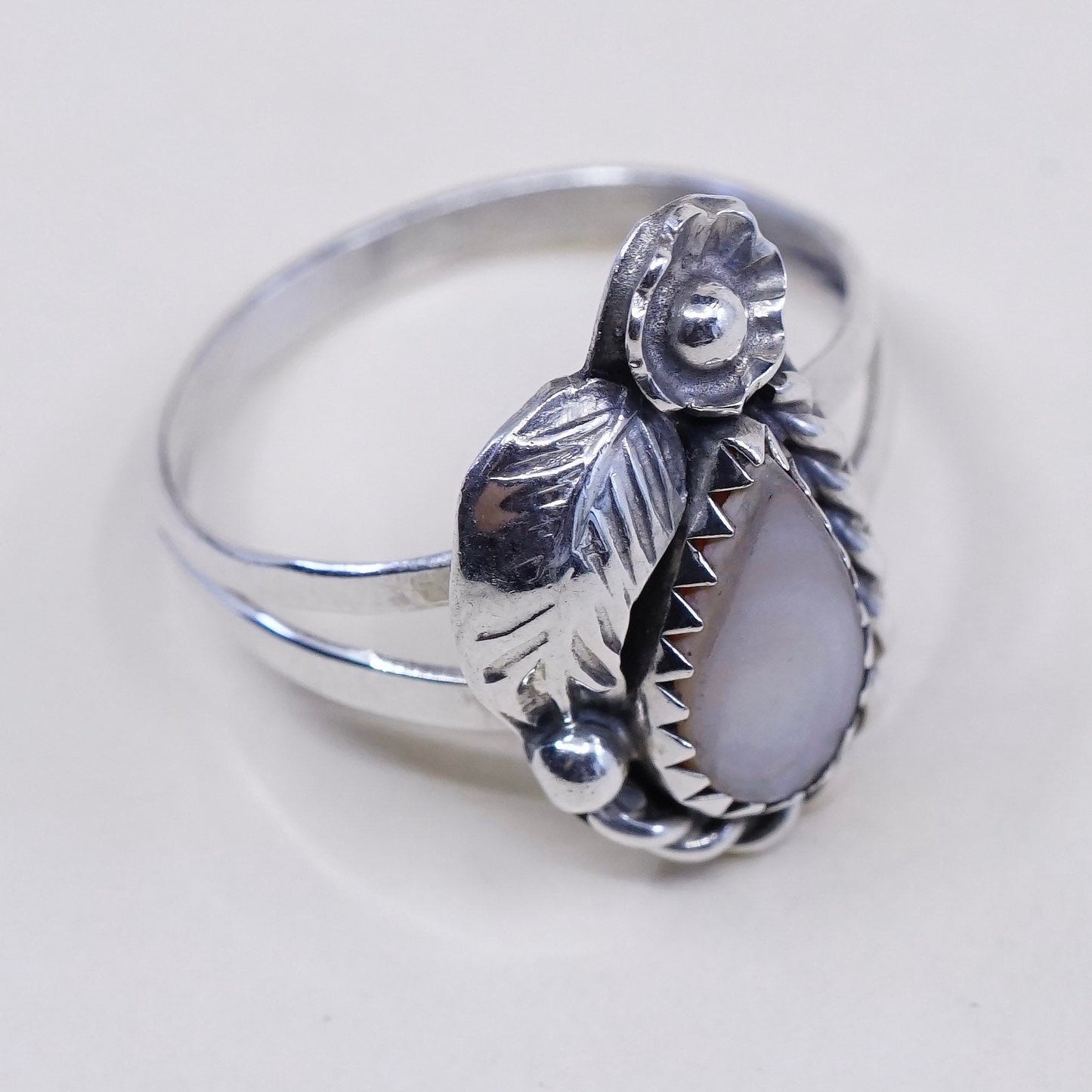 Size 6.25, Vintage sterling silver handmade ring, 925 with mother of pearl