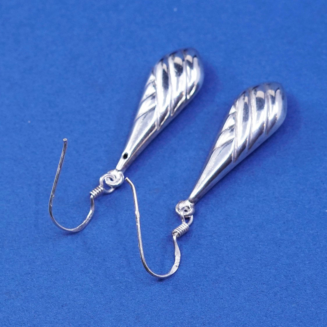 vtg Sterling silver handmade earrings, 925 textured teardrop