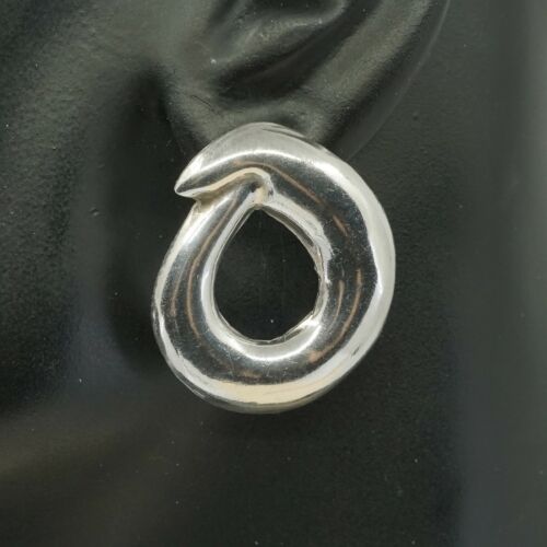 Vtg Sterling silver handmade Entwined Earrings, 925 circle Studs
