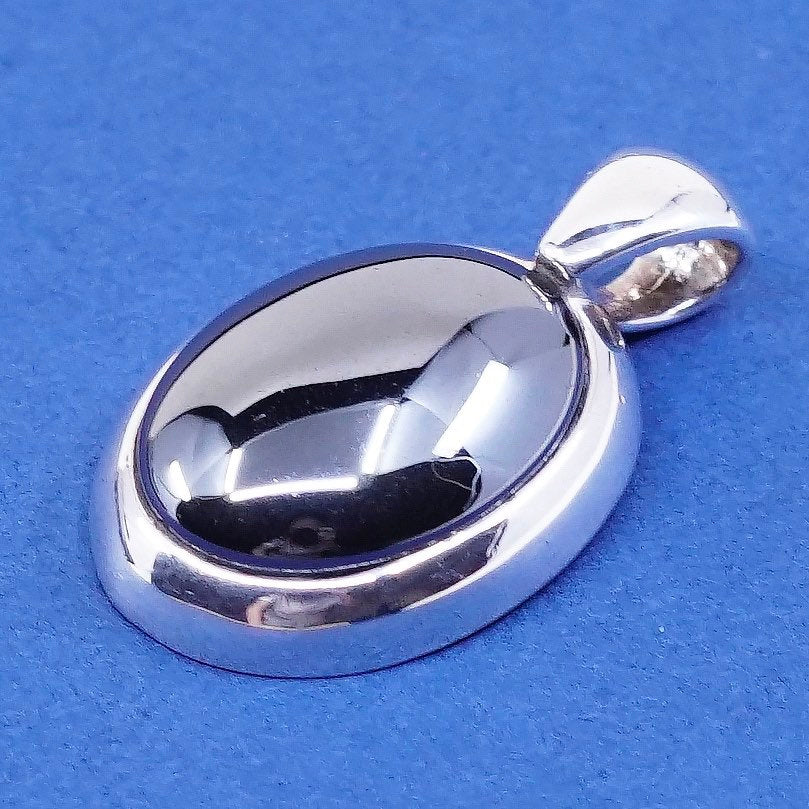 vtg Sterling silver handmade pendant, solid 925 silver with oval hematite