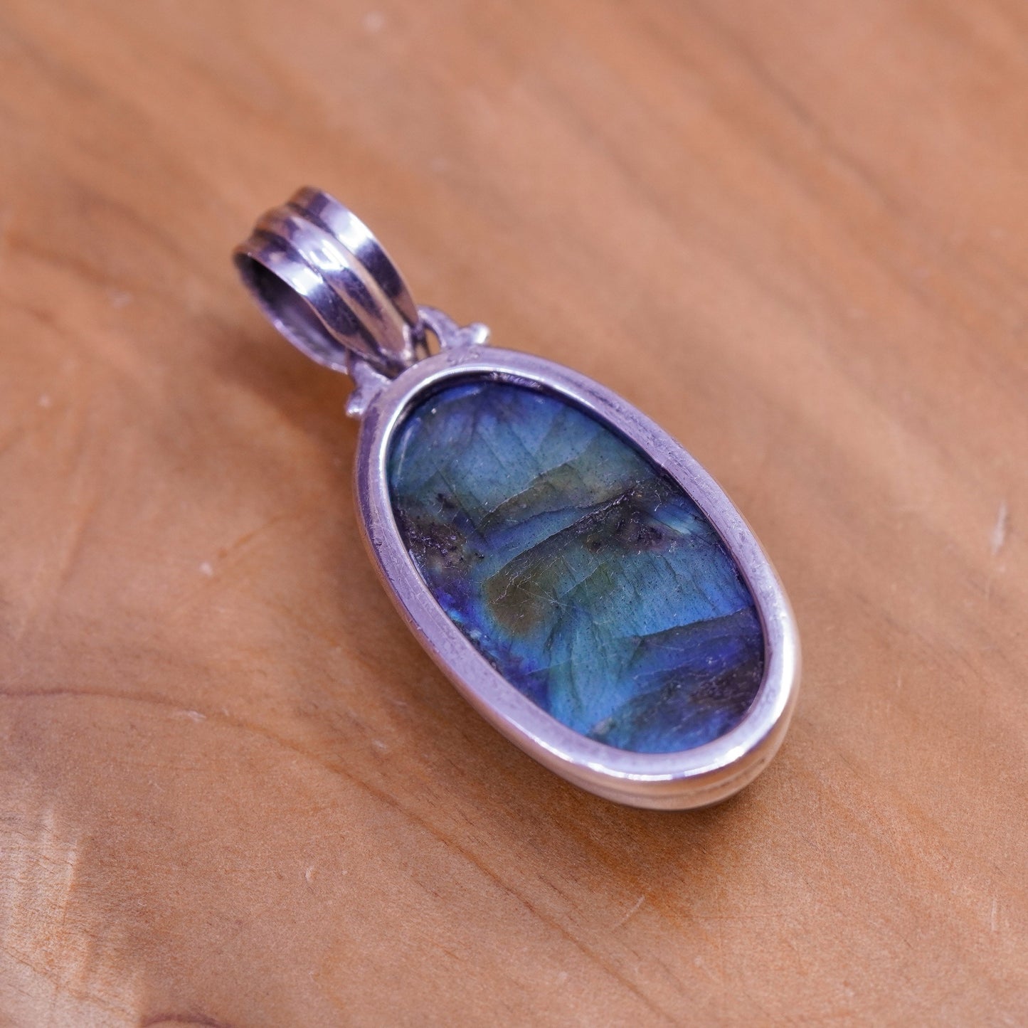 Vintage Sterling 925 silver handmade pendant with oval blue labradorite