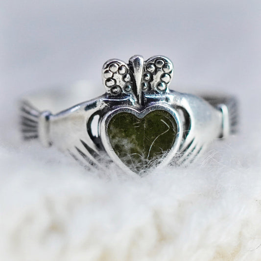 Size 9, VTG sterling 925 silver claddagh ring, holding connemara marble heart