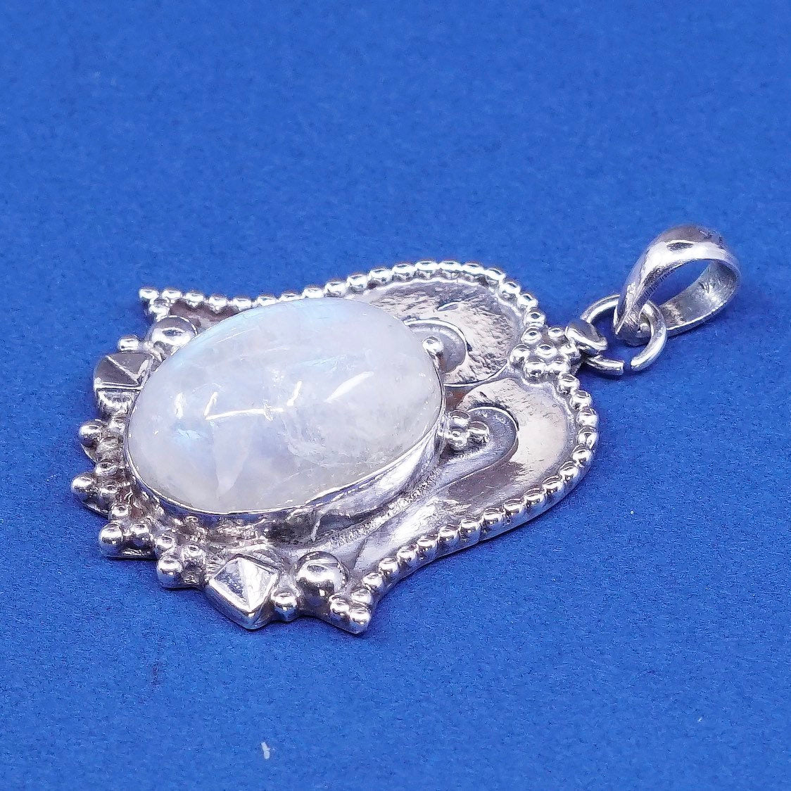 vtg native american Sterling silver handmade pendant, 925 w/ oval moonstone