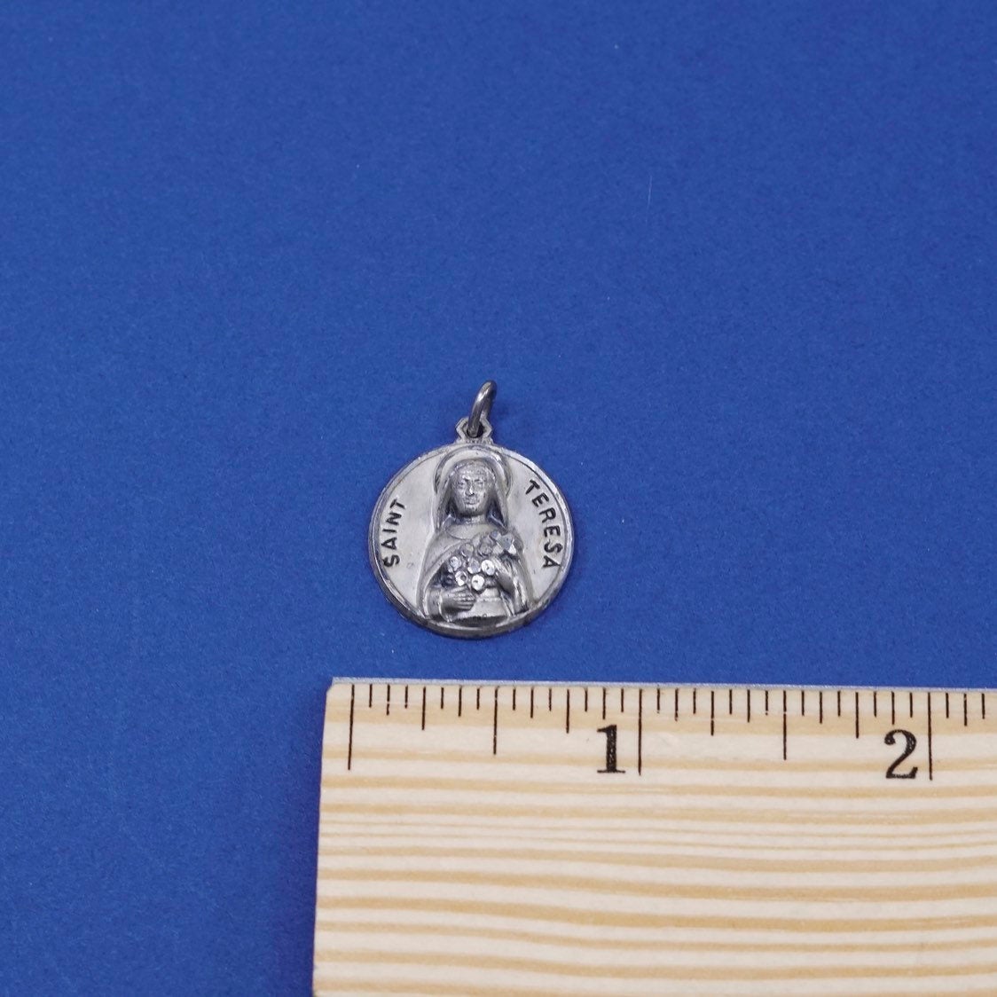 vtg sterling silver handmade pendant, 925 tag charm engraves “saint Teresa