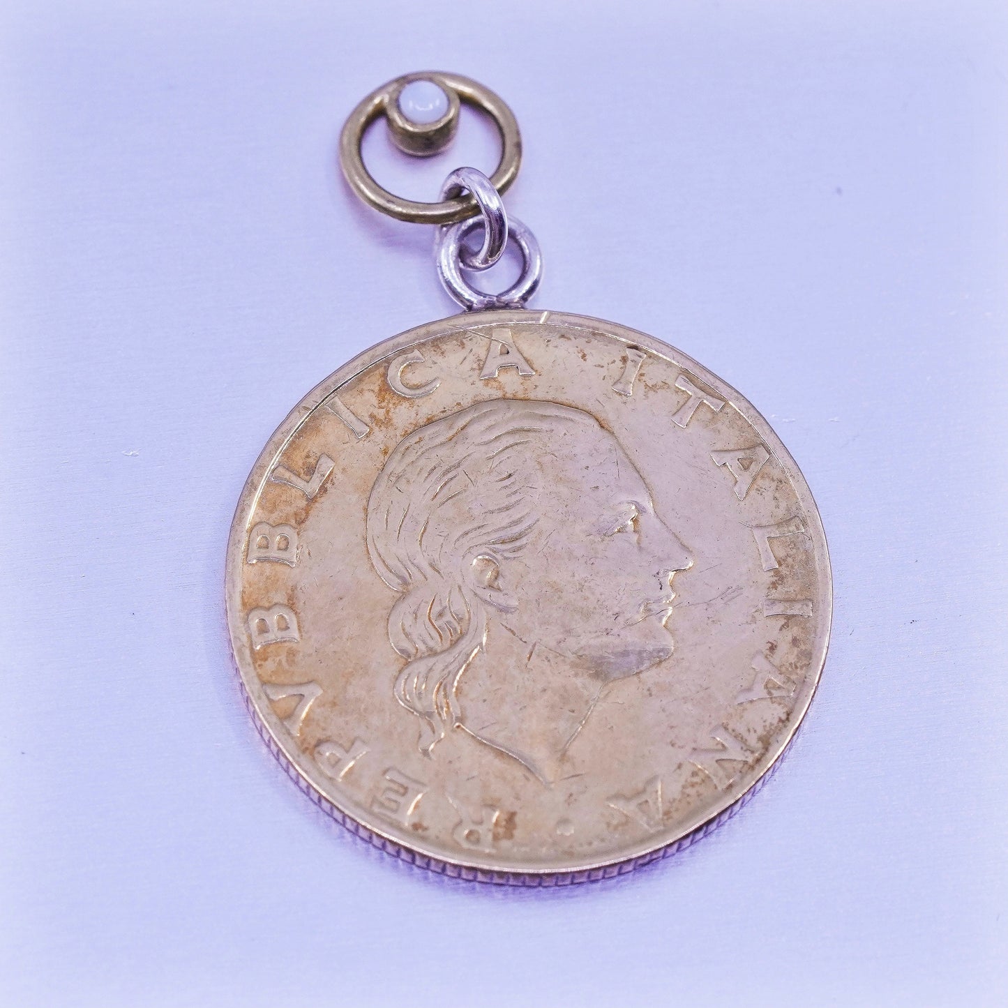 Antique repubblica italiana coin 1988 200 Lire coin pendant, with opal charm