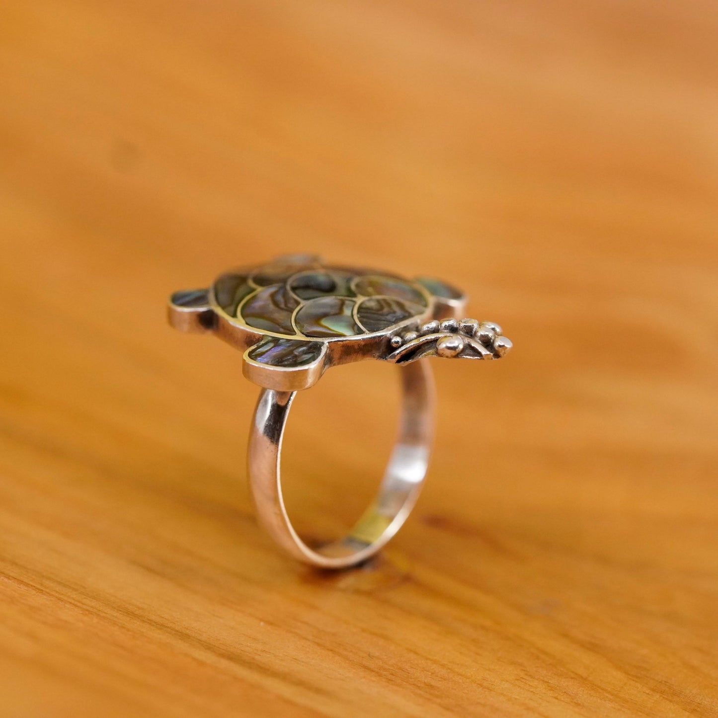 Size 8, vintage sterling silver handmade ring, 925 turtle band with abalone