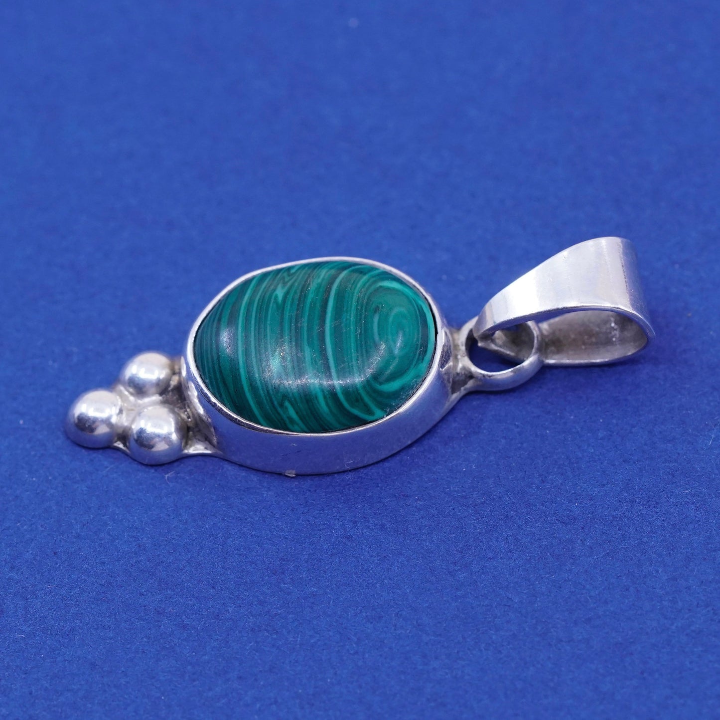 Vintage mexico Sterling 925 silver handmade pendant with oval malachite