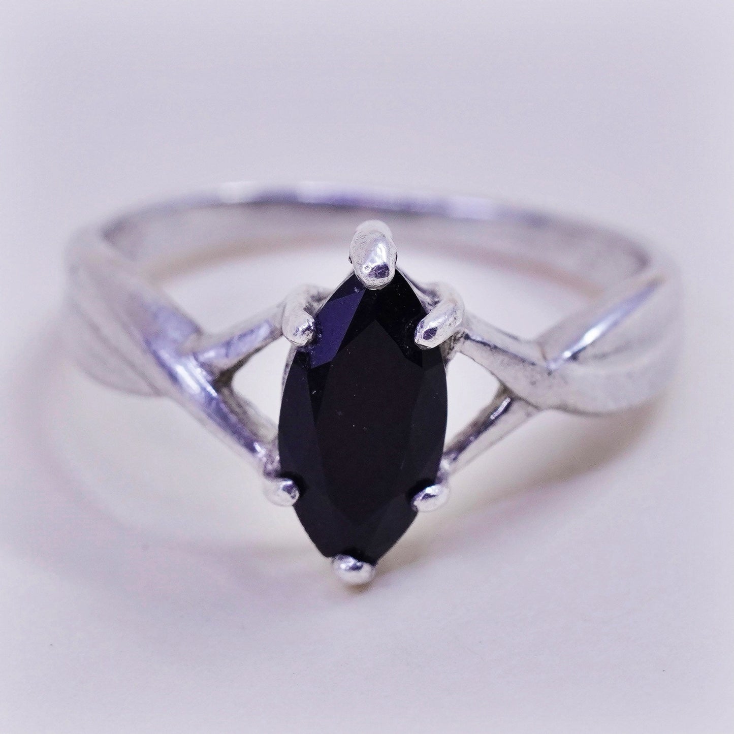 Size 6, Vintage sterling silver 925 ring with wavy obsidian