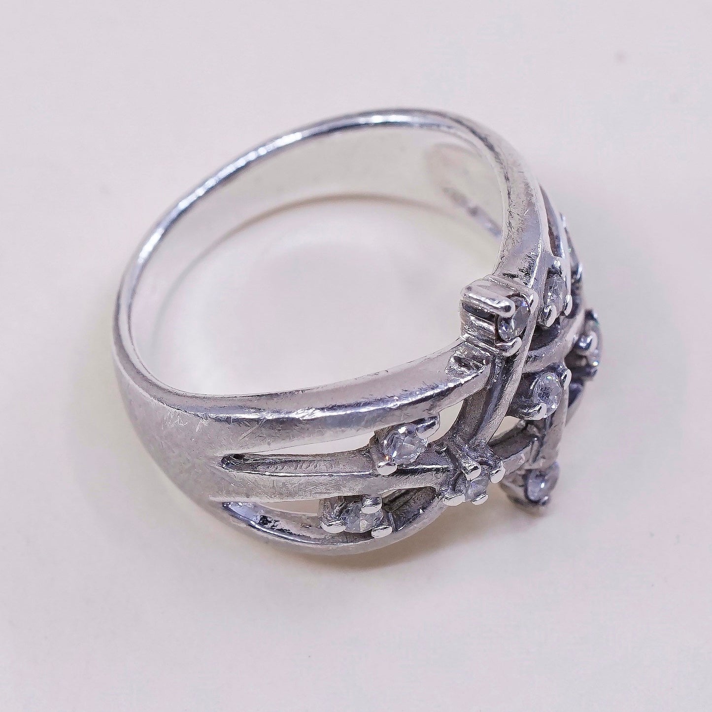 sz 7, vtg Sterling silver 925 ring, statement band with round CZ and filigree