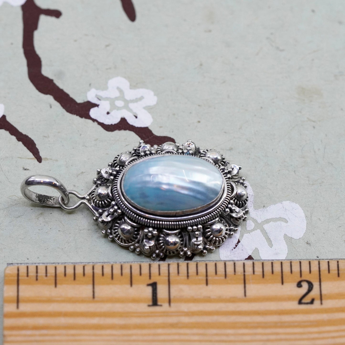 Vintage handmade sterling 925 silver pendant with oval pearl