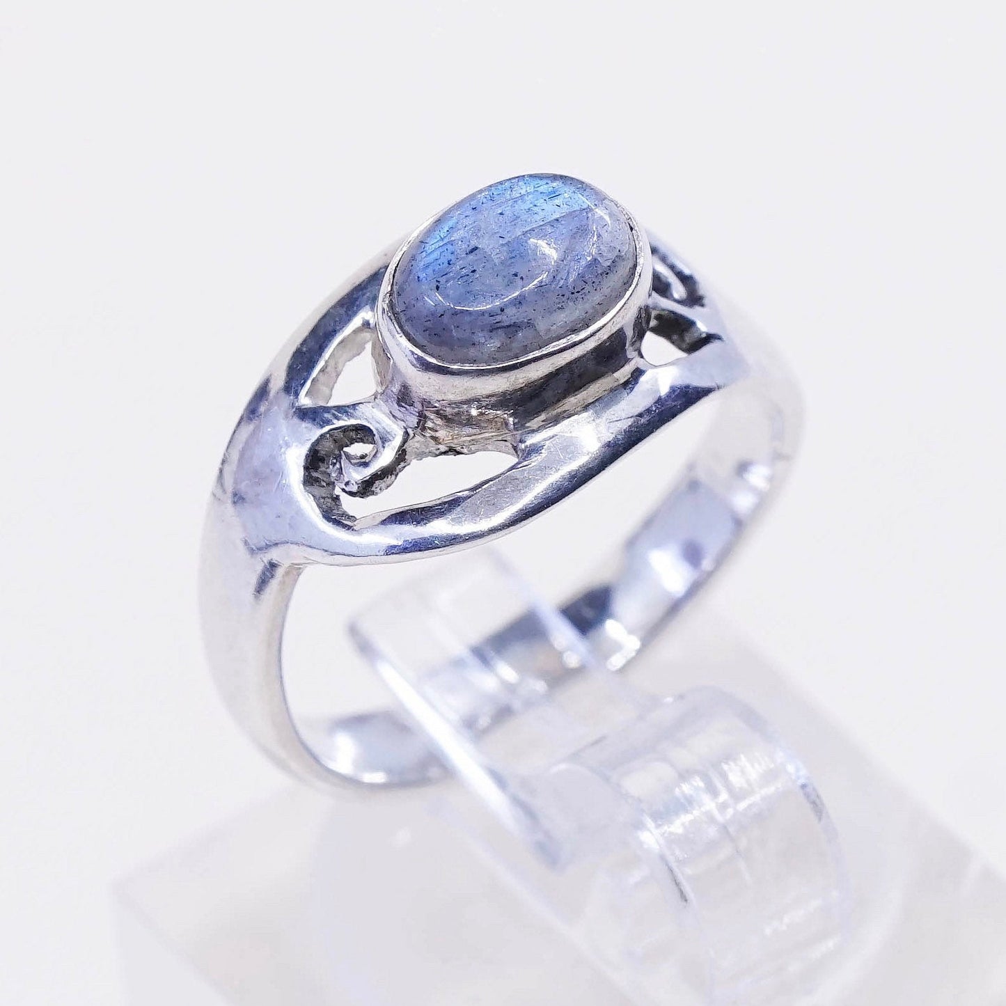 Size 4.25, vintage sterling 925 silver handmade ring with moonstone