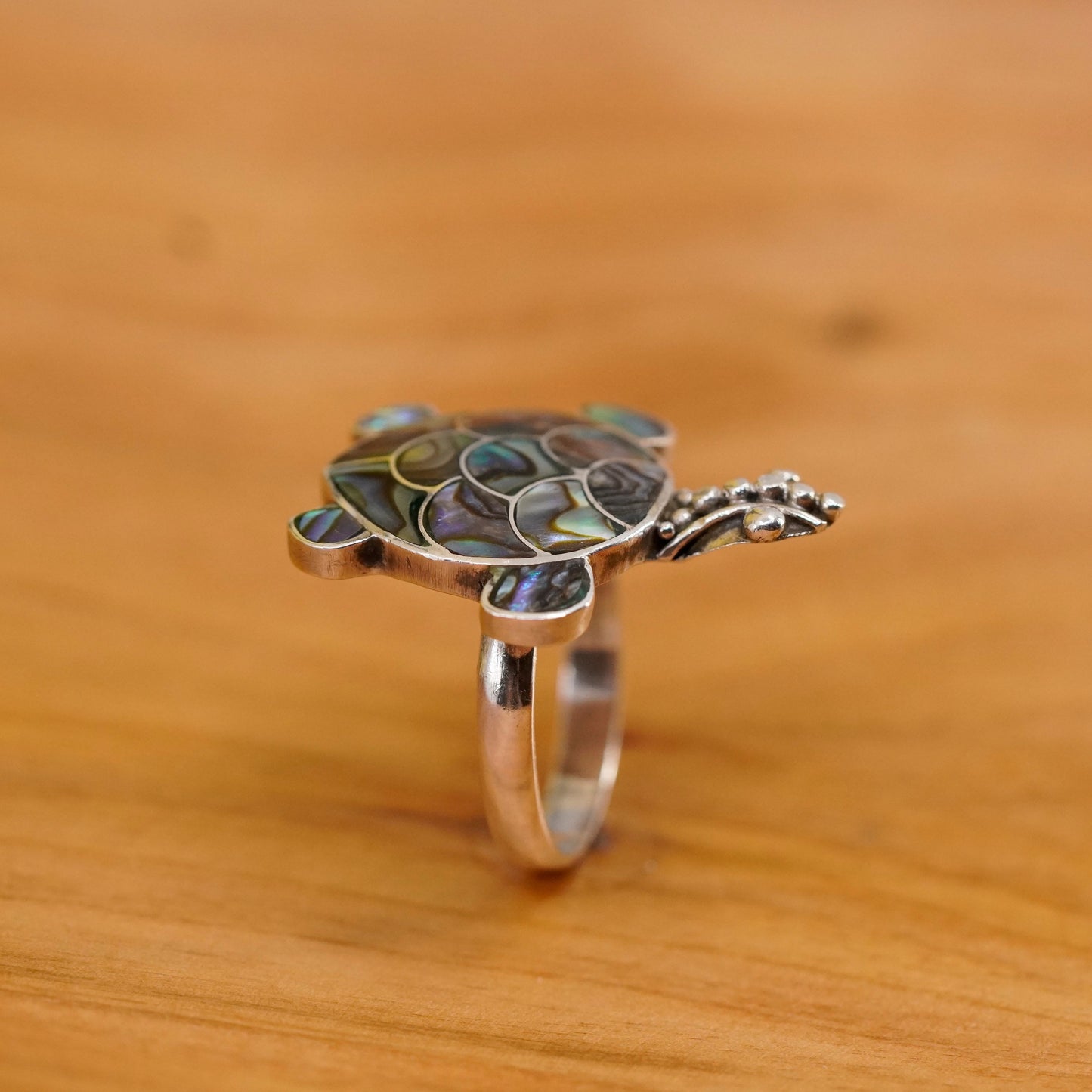 Size 8, vintage sterling silver handmade ring, 925 turtle band with abalone