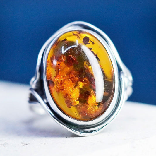 Size 7.25, vintage sterling 925 silver handmade ring with oval Amber