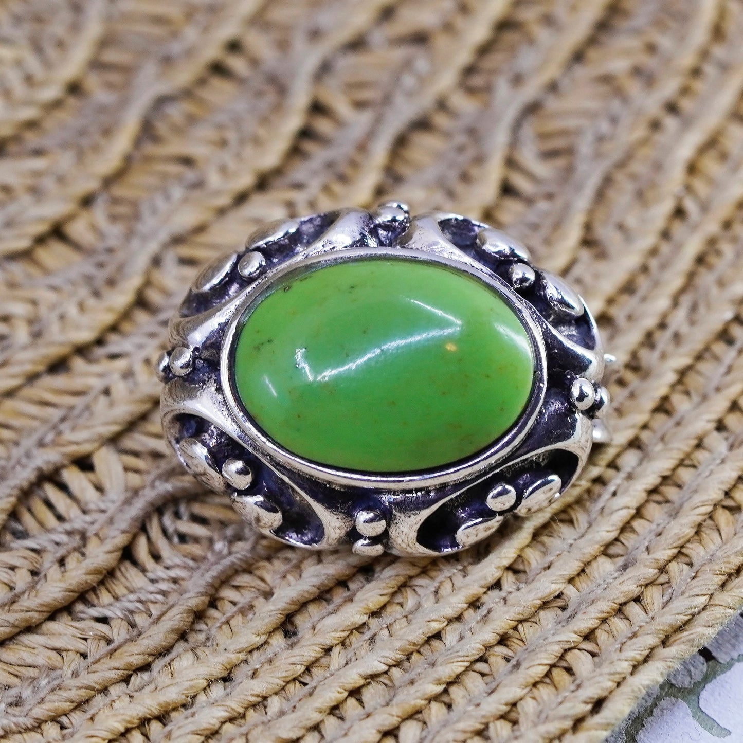 Vintage Sterling 925 silver handmade pendant with green onyx and swirly vine