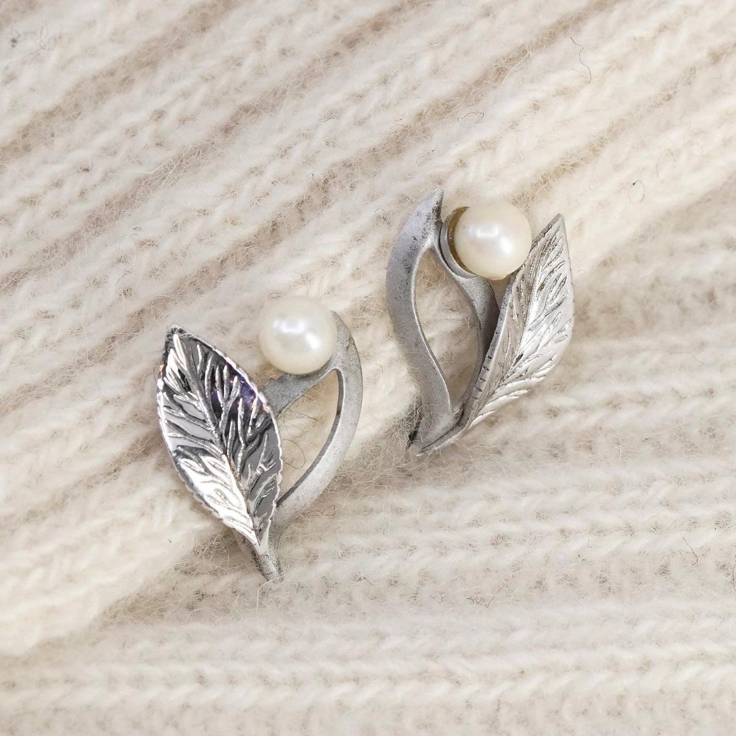 Vintage Sterling silver handmade earrings, 925 screw back leaf with pearl