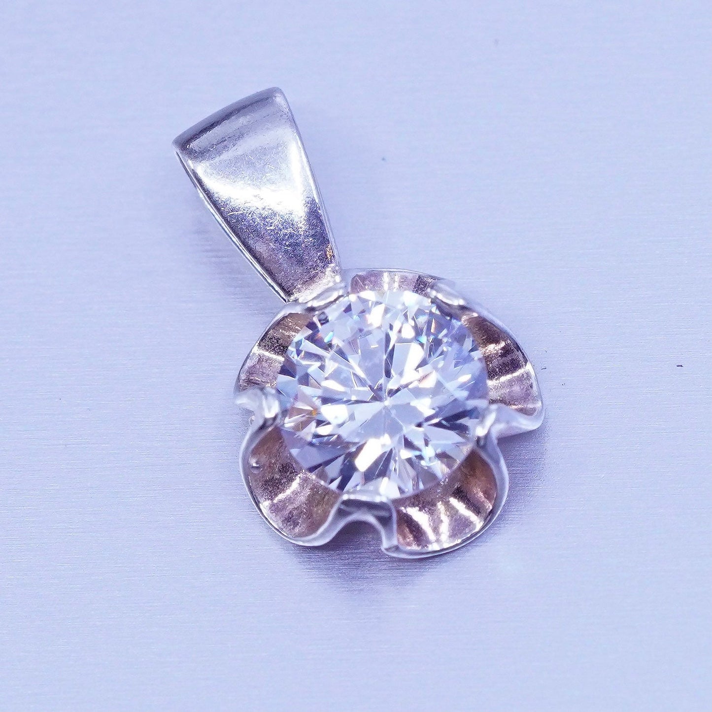 antique sterling 925 silver flower pendant with round Cz