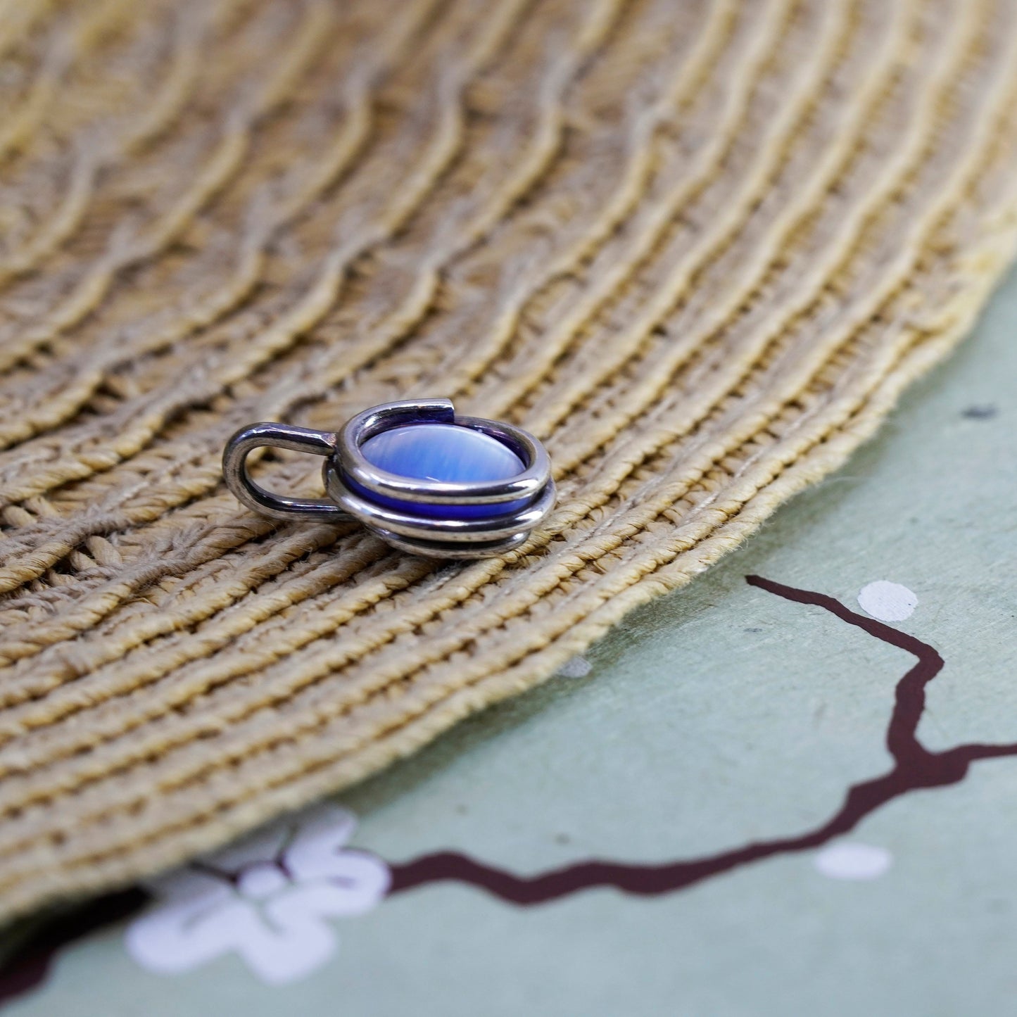 Vintage Mexico Sterling 925 silver handmade pendant with oval blue cat’s eye