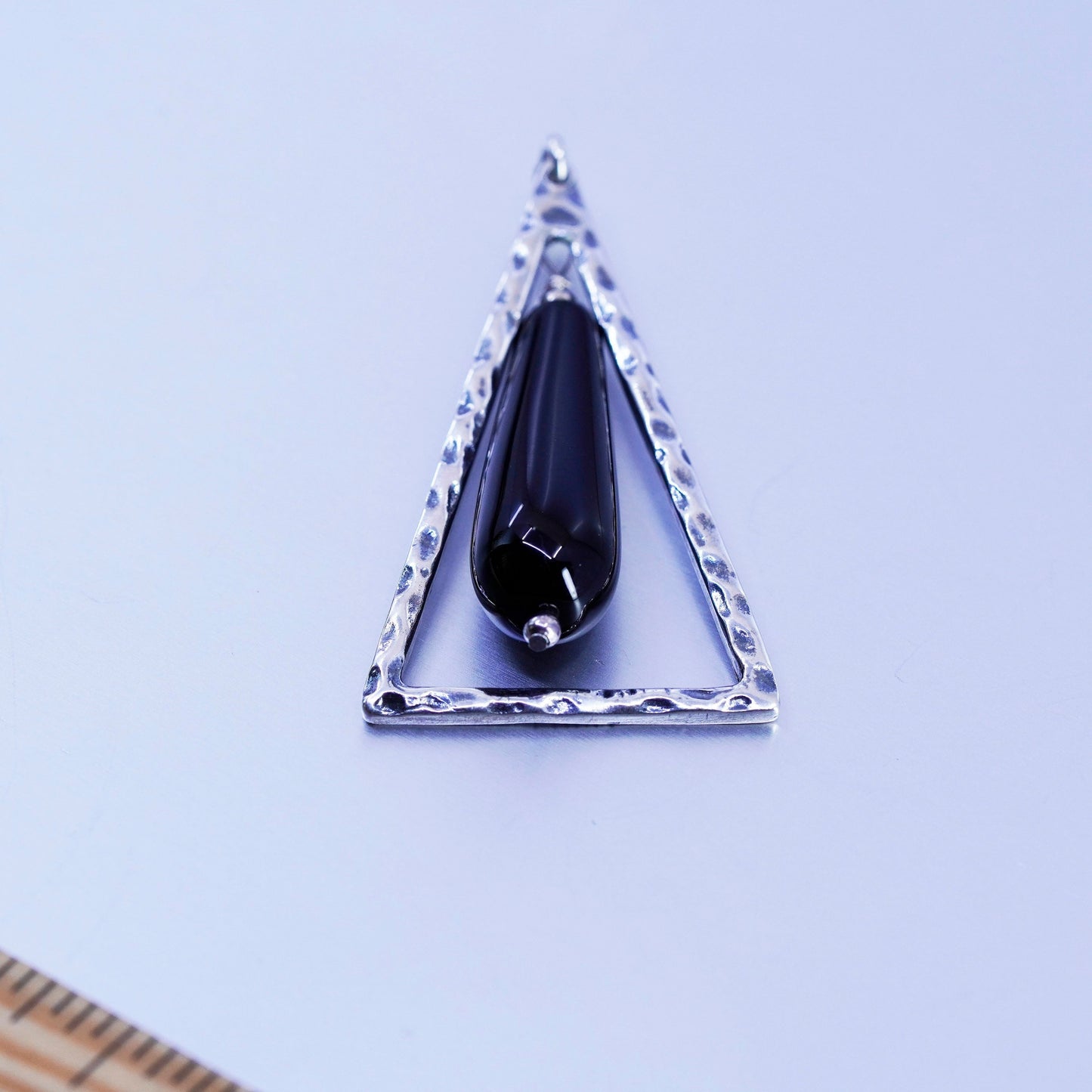 Vintage sterling 925 silver handmade hammered triangular pendant teardrop onyx