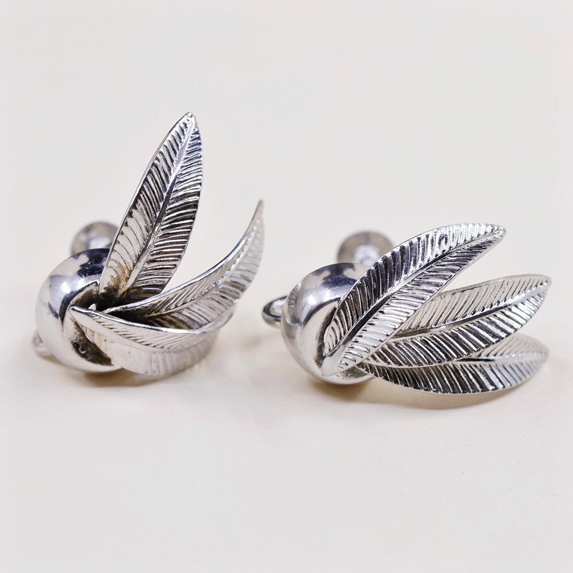 Vintage jewelry, silver Tone clip on leaves earrings