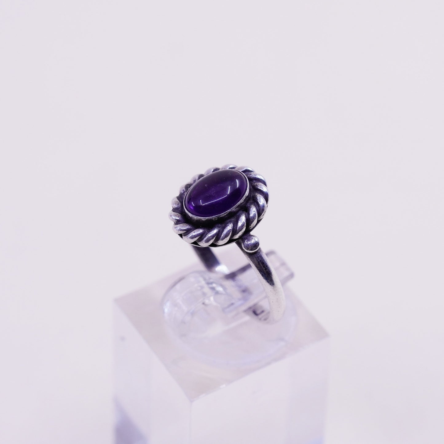 Size 7, Vintage sterling 925 silver handmade ring with amethyst, modernist