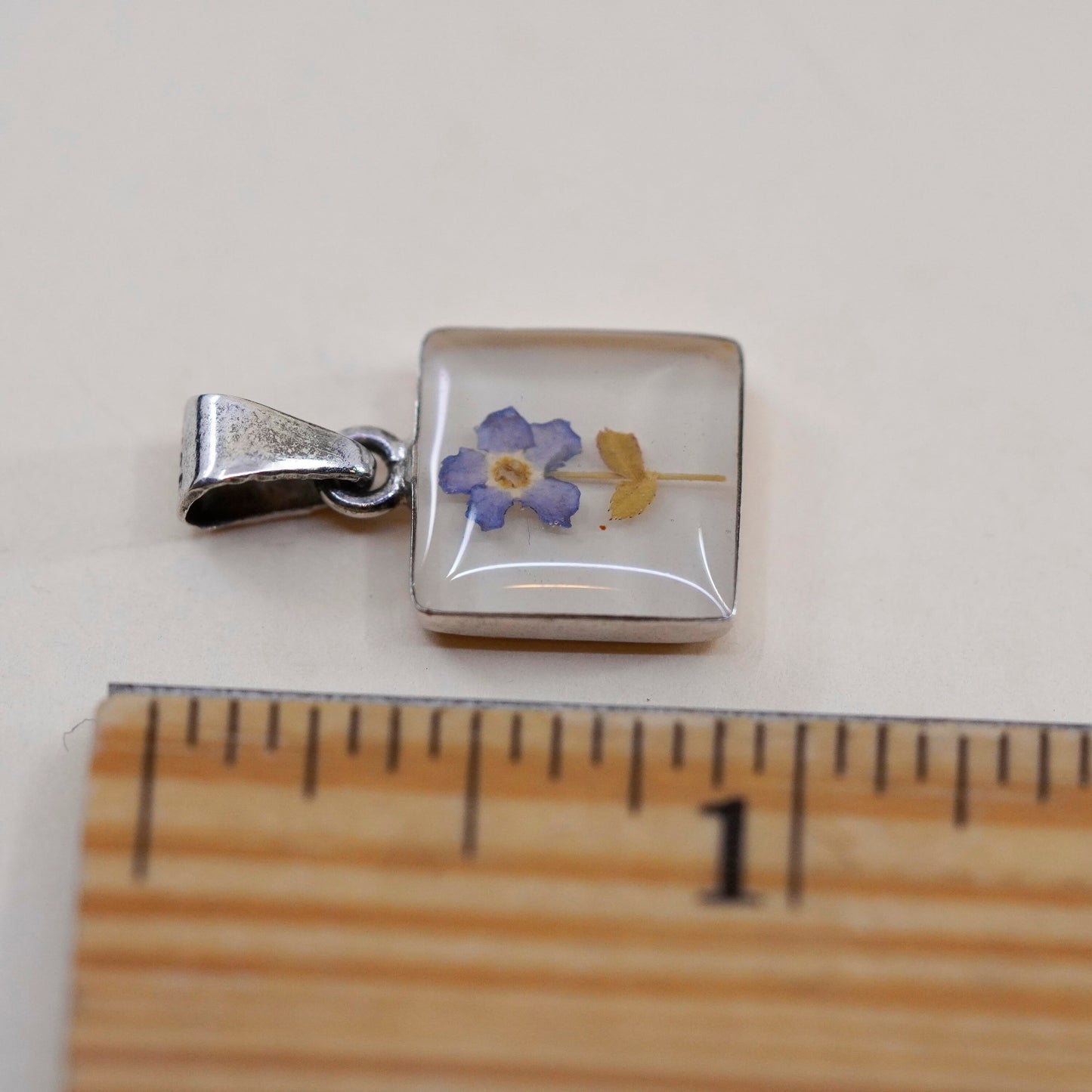 Vintage Sterling 925 silver square shaped pendant with resin flower