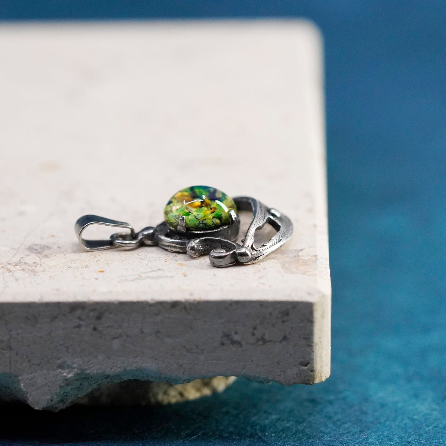 Vintage sterling 925 silver handmade filigree pendant with green glass