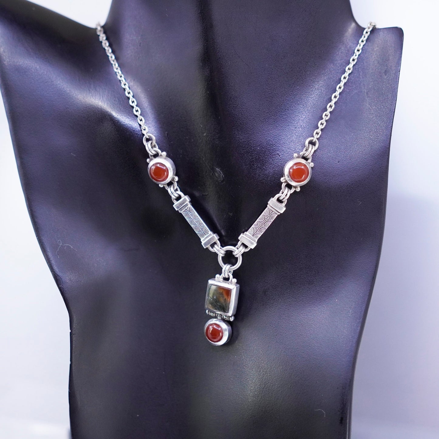 17”, Sterling 925 silver handmade necklace agate pendant and carnelian beads