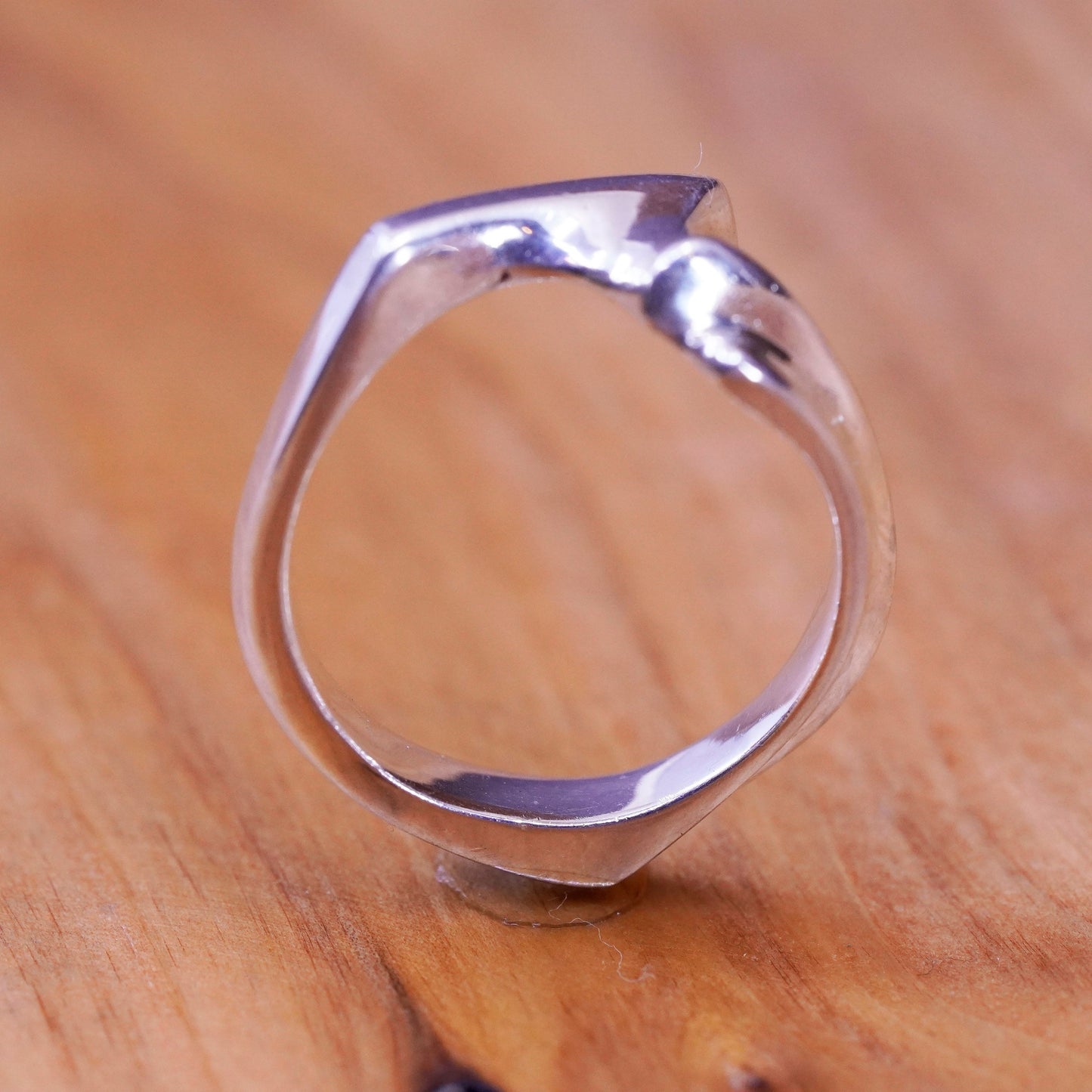 Size 9, vintage designer Sterling silver handmade ring, 925 ribbed band